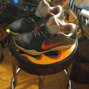 Size 9 - Nike Kobe 11 Tinker Muse 2016